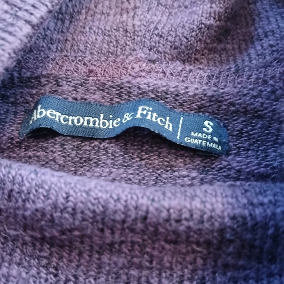 Y2K Abercrombie & Fitch Women's Plum Cowl Neck Sweater - Picture 2 of 3